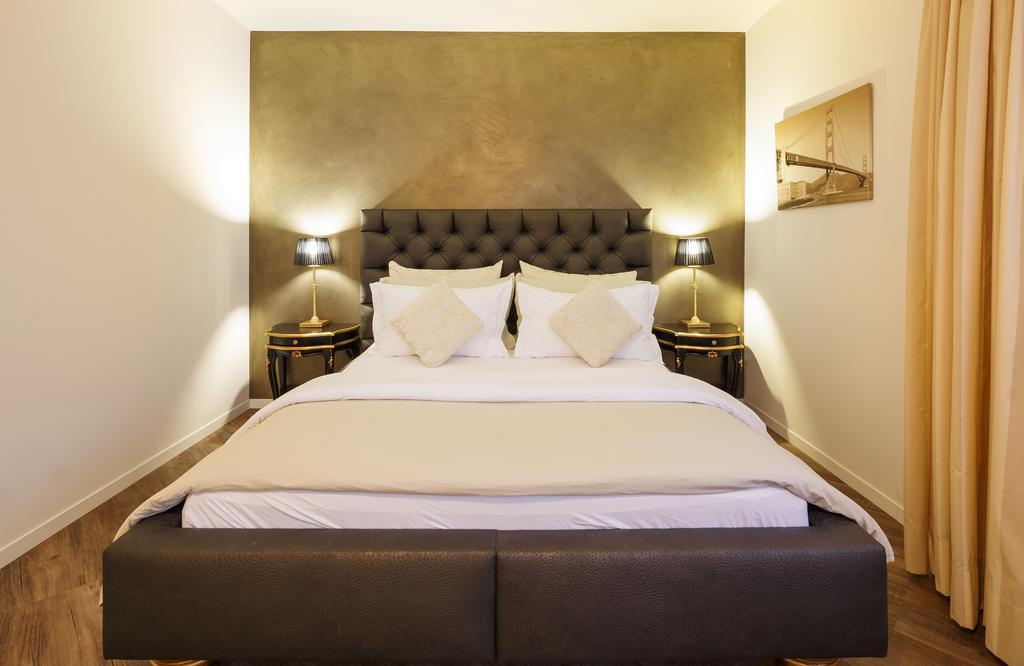 Business Hotel First Фойзесберг Екстериор снимка